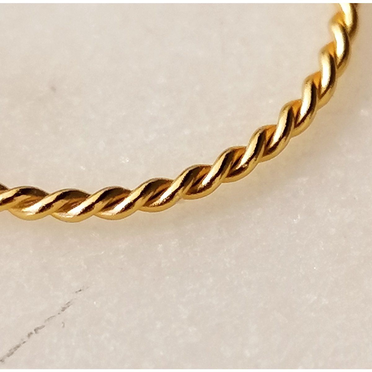 Fein geflochtener Ring aus 925er Sterling Silber - Gold